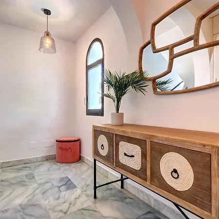 Four Bedroom Townhouse 200 Meters From The Beach! Alpehytte *