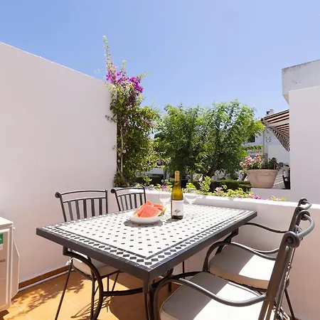 Four Bedroom Townhouse 200 Meters From The Beach! Alpehytte Estepona