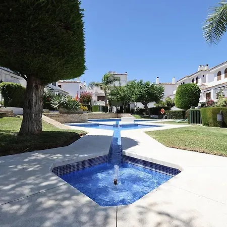 Four Bedroom Townhouse 200 Meters From The Beach!