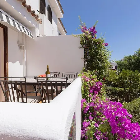 Four Bedroom Townhouse 200 Meters From The Beach! Alpehytte Estepona