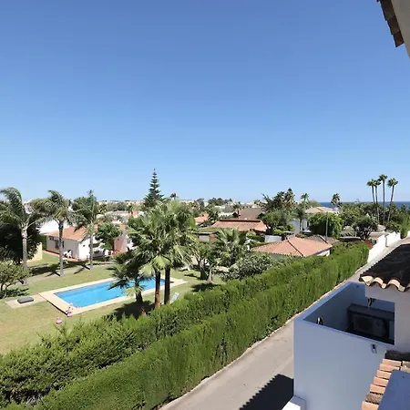 Four Bedroom Townhouse 200 Meters From The Beach! Alpehytte *