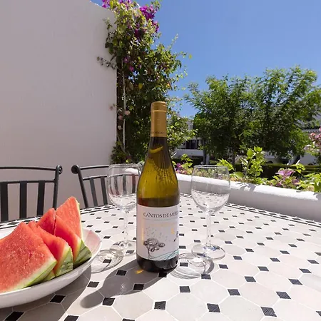Four Bedroom Townhouse 200 Meters From The Beach! *