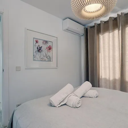 Four Bedroom Townhouse 200 Meters From The Beach! Alpehytte Estepona