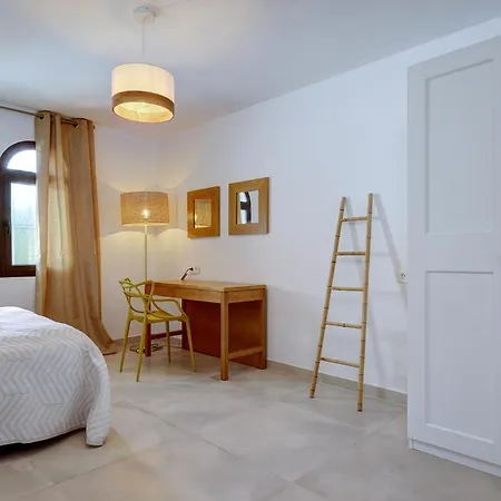 Four Bedroom Townhouse 200 Meters From The Beach! * Estepona