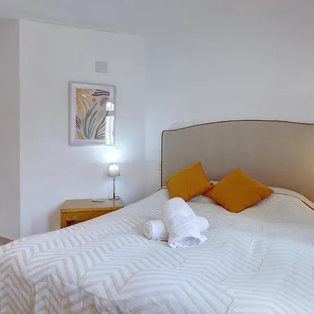 Four Bedroom Townhouse 200 Meters From The Beach! Alpehytte *