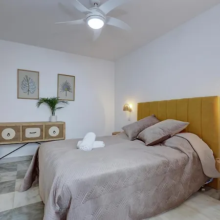 Four Bedroom Townhouse 200 Meters From The Beach! Alpehytte *