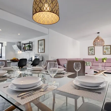 Four Bedroom Townhouse 200 Meters From The Beach! Alpehytte *