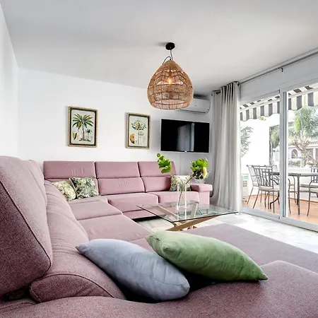 Four Bedroom Townhouse 200 Meters From The Beach! Alpehytte *